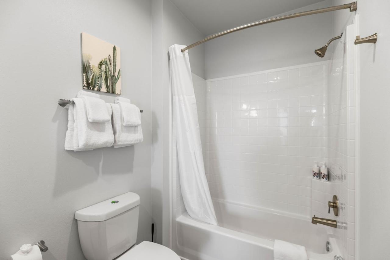 Flatz432 Apartments By Barsala Midland Exterior photo