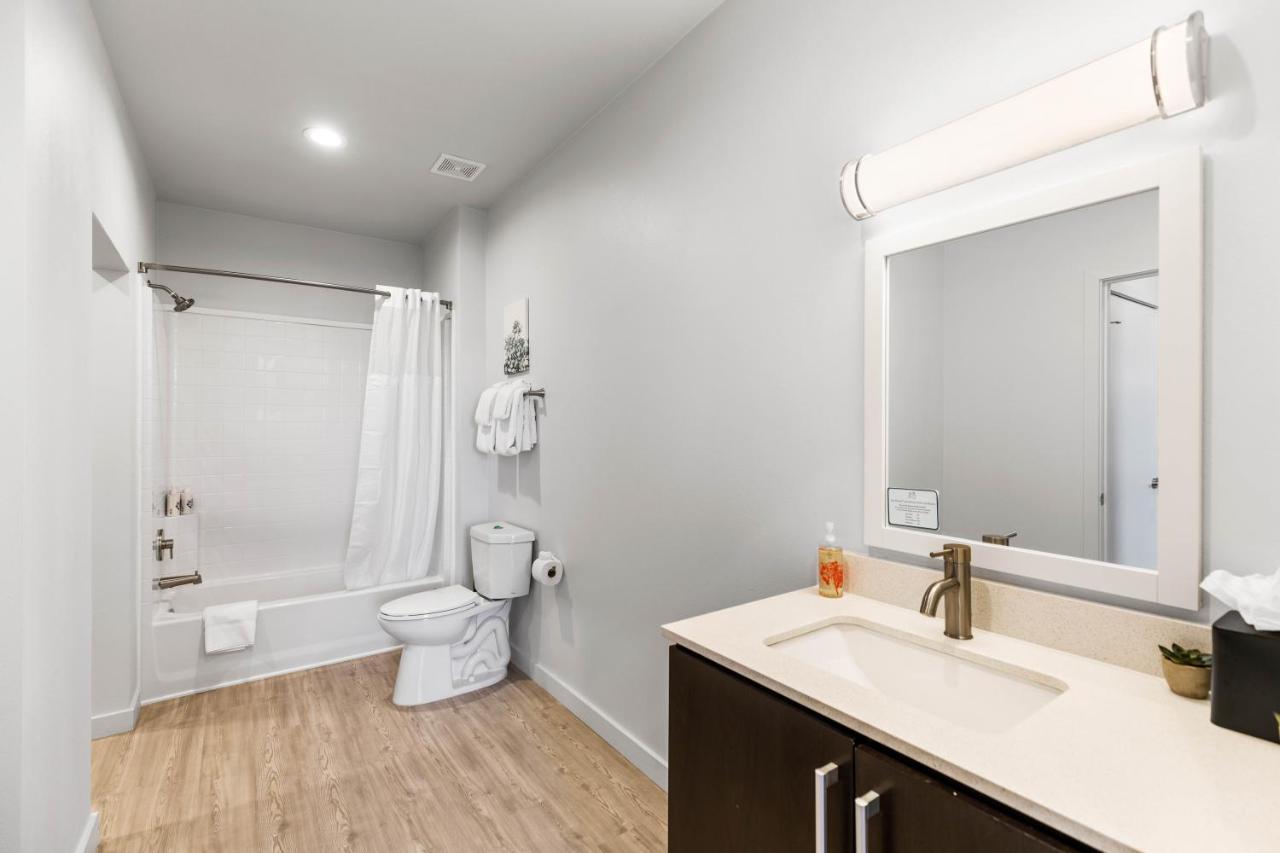 Flatz432 Apartments By Barsala Midland Exterior photo